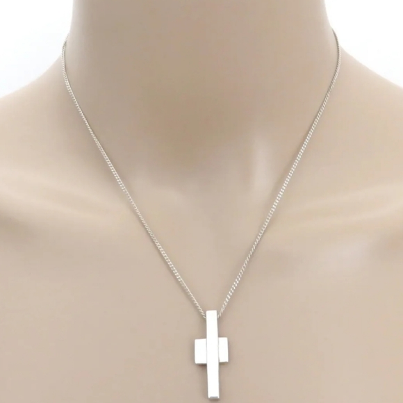 Gucci Luxury Cross ✝️ Sterling Silver Necklace - Picture 5 of 5